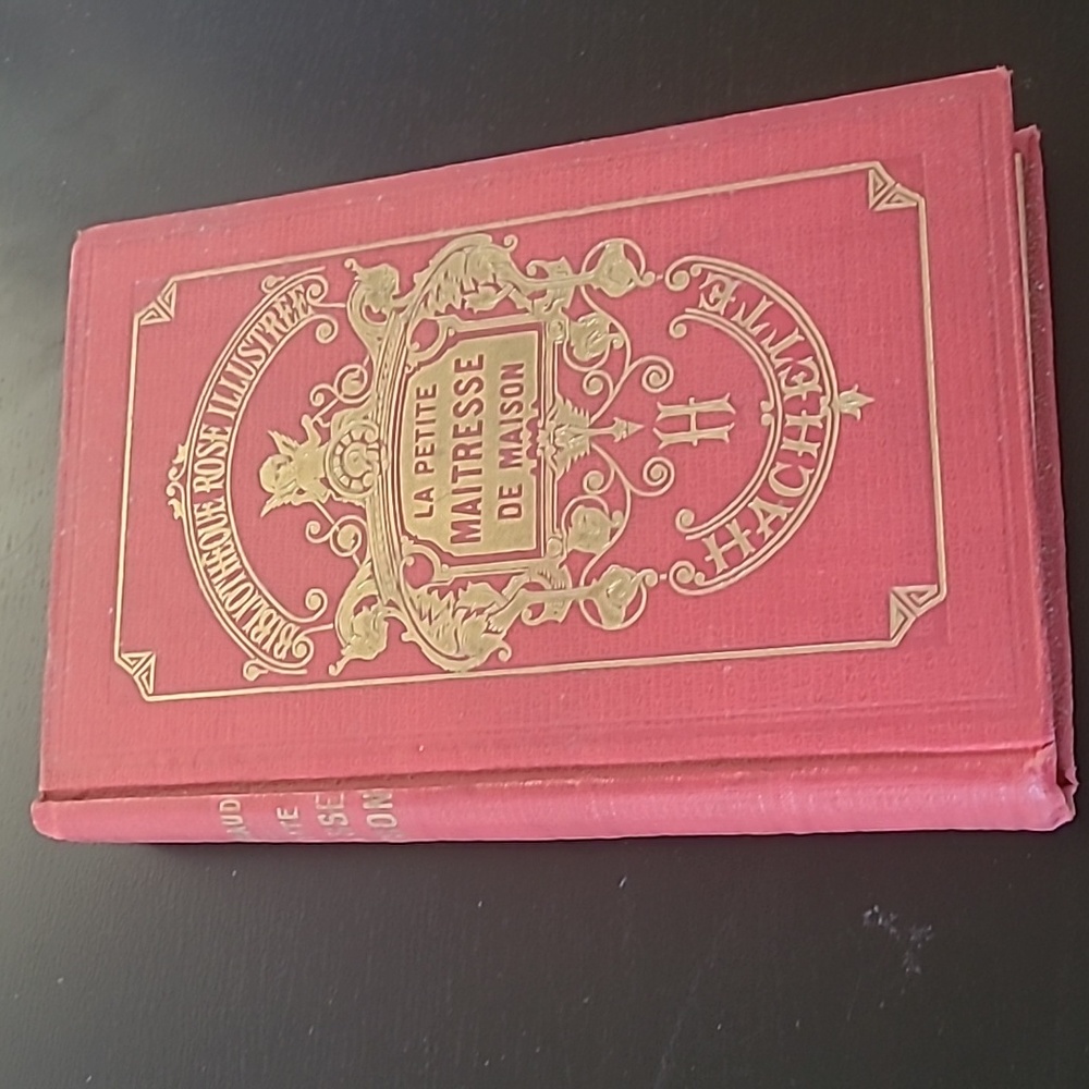 1924 La Petite Maitresse de Maison par Mlle Julie Gouraud. Hachette
